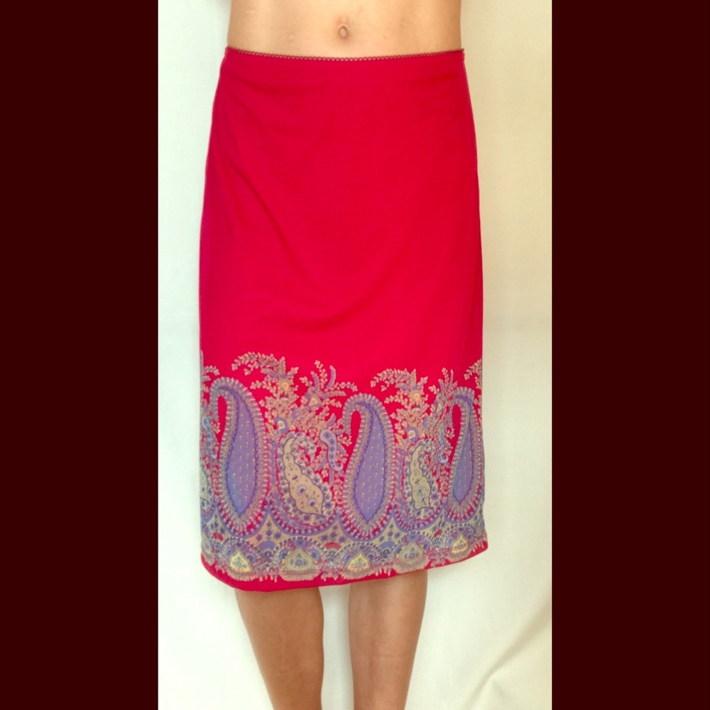 Express red and blue paisley skirt